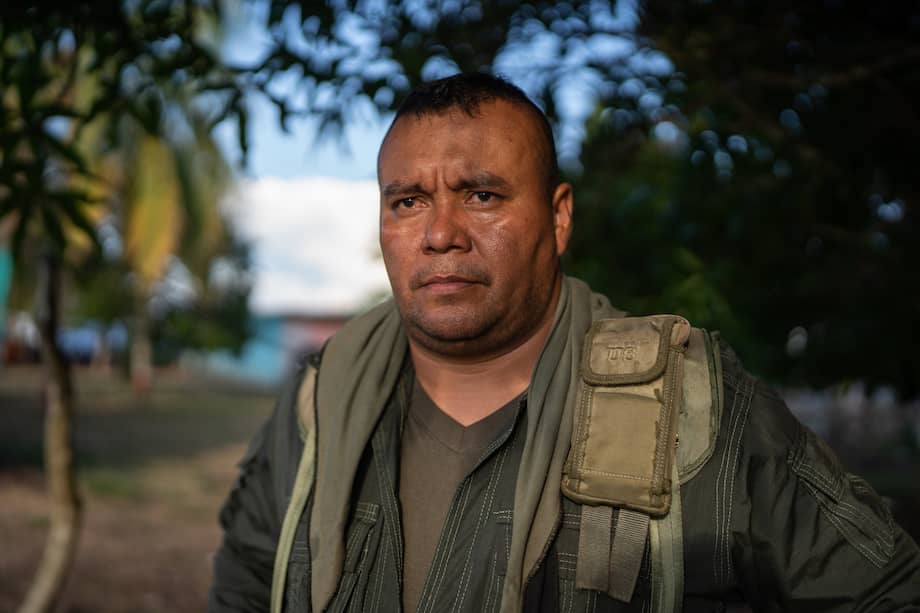 Alexander Díaz ('Calarcá Córdoba') ingresó a la guerrilla de las FARC a mediados de la década de 1990 y es el comandante del EMBF. En entrevista con este diario, aseguró que es imposible firmar la paz en los menos de dos años que le quedan al actual Gobierno.