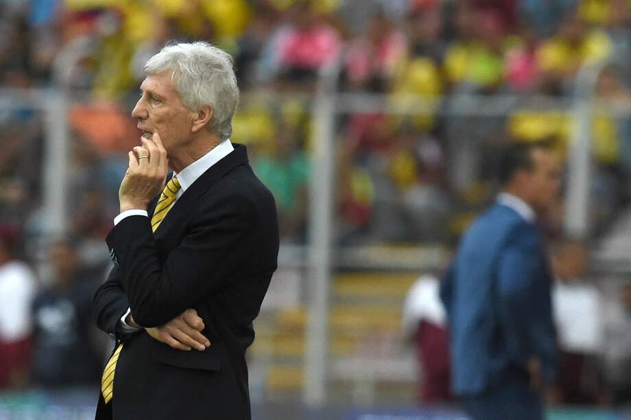 El argentino José Néstor Pékerman, entrenador de Colombia, este jueves, durante el partido contra Venezuela. / AFP