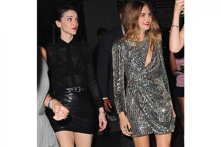 St. Vincent y Cara Delevingne. / Bang Showbiz