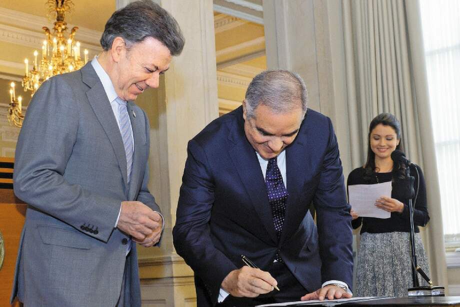 El 5 de septiembre de 2014, Edgardo Maya tomó posesión como contralor general. Fue elegido con 175 votos en el Congreso. / Presidencia