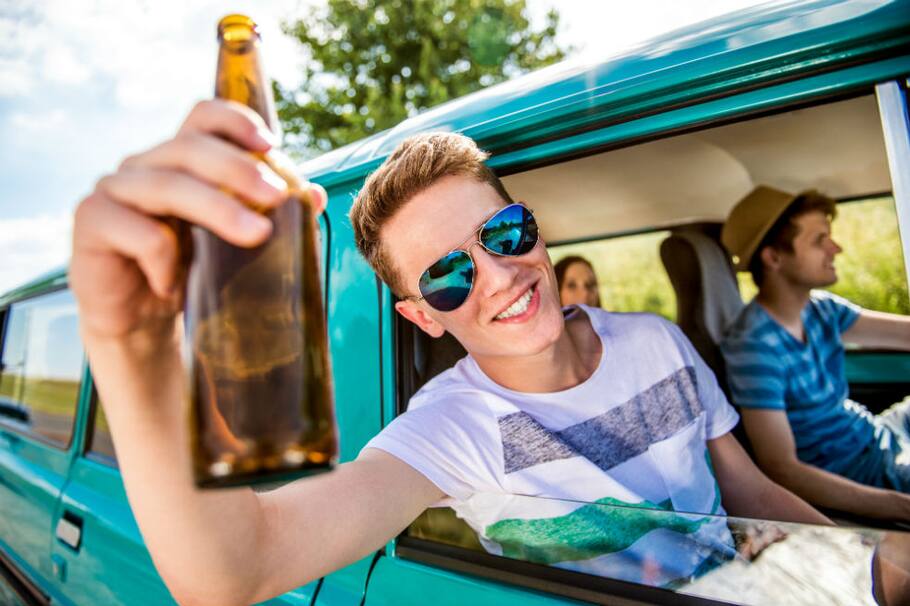 El 47% de jóvenes colombianos consumen bebidas alcohólicas en presencia de sus padres