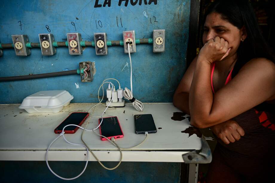 "Me había tomado dos tintos, mi carga estaba en 70 % y el teléfono apagado. Lo conecté y lo abandoné luego de tener la absoluta certeza del rayito que indica que estamos en camino a reestablecer nuestra relación”: Pascual Gaviria
