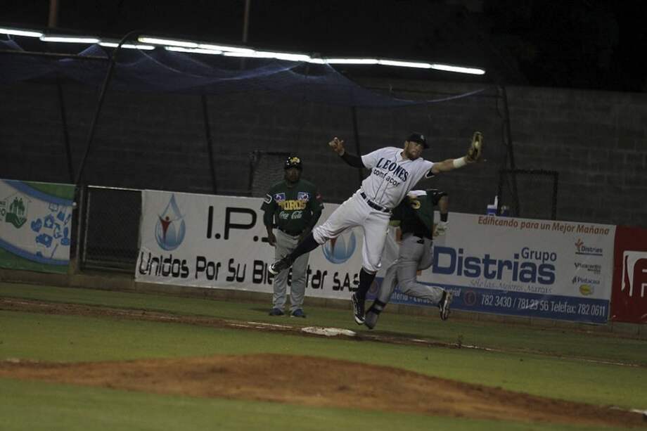 Leones de Montería vencieron 2-1 a los Toros de Sincelejo.