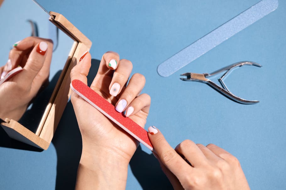 Estos diseños de uñas cuadradas son perfectos para montarte en esta ola de tendencias ¡Y lo mejor! Las puedes hacer tú misma en casa.