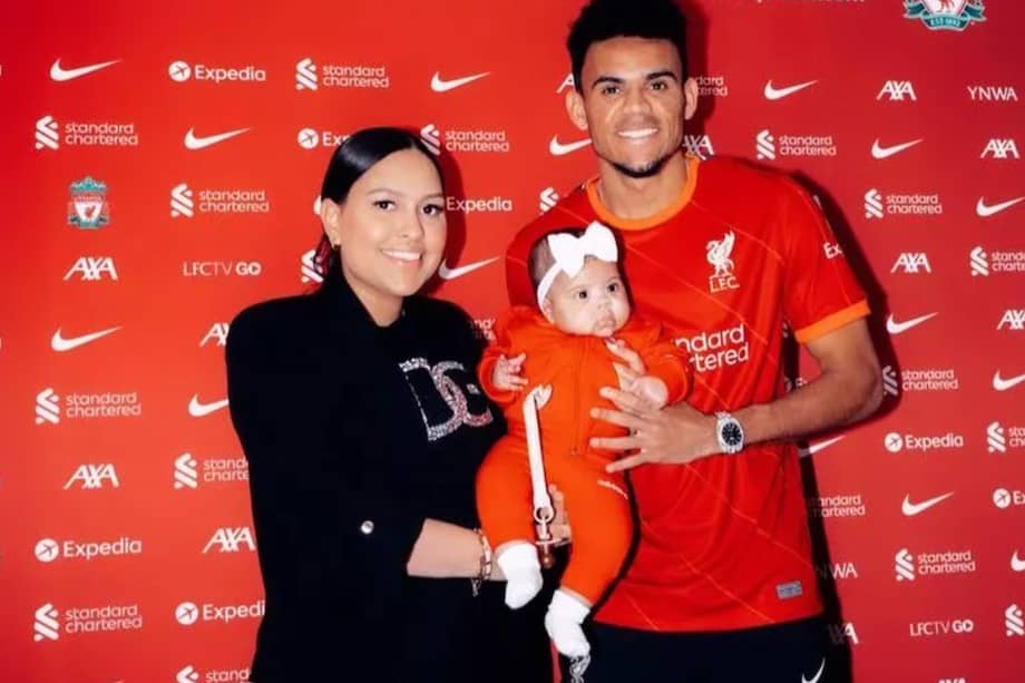 Luis Díaz en compañía de su futura esposa Geraldine Ponce y su hija.