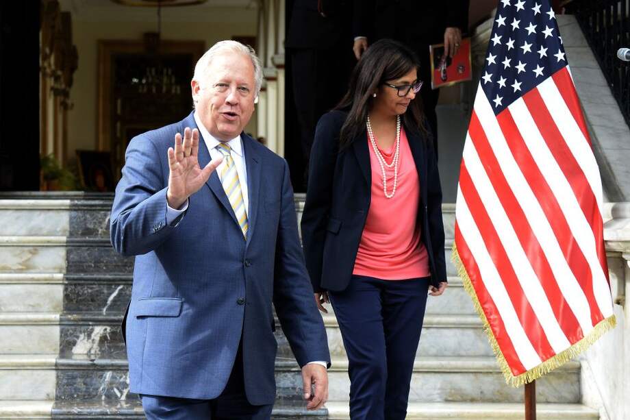 El enviado de Estados Unidos a Venezuela, Thomas Shannon, en una visita a Miraflores en junio de este año. / AFP