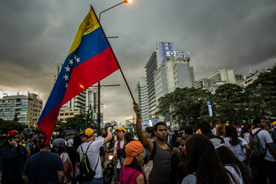 Iglesia acusa al chavismo de buscar imponer gobierno totalitario en Venezuela