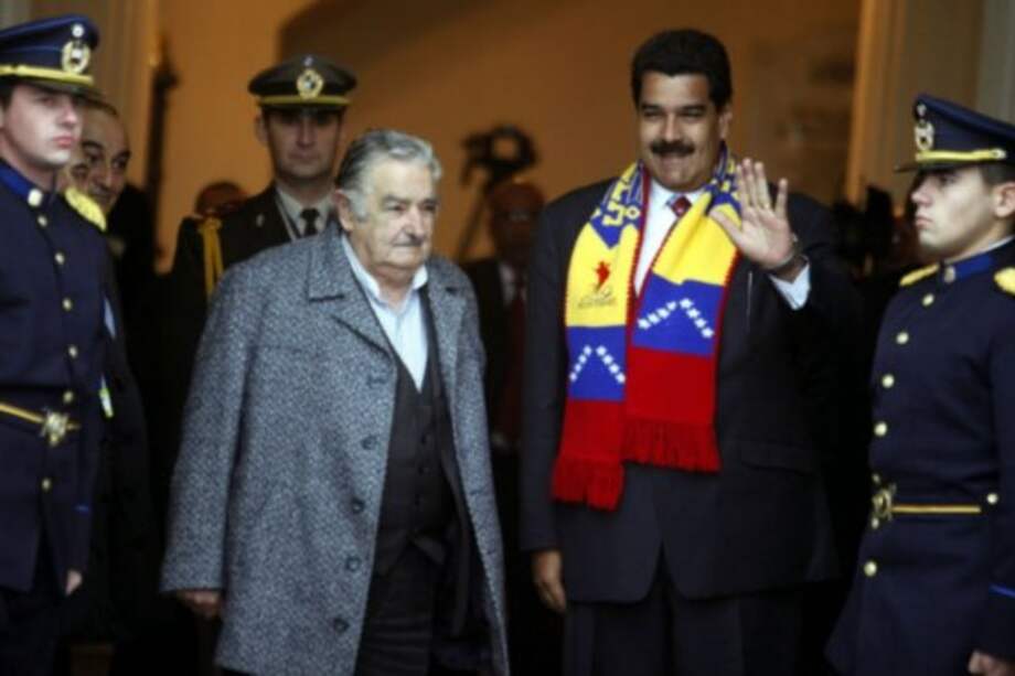 Maduro responde a Mujica que sí "está loco" pero de "amor por Venezuela"