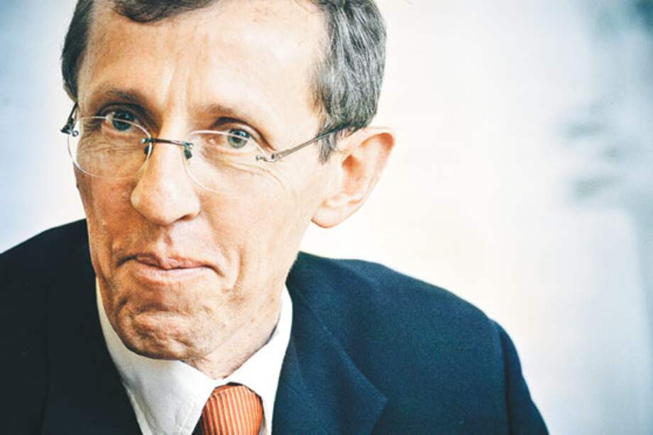 Antonio Navarro renuncia a candidatura presidencial