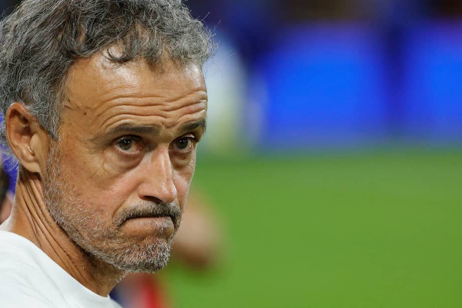 Luis Enrique, director técnico del París Saint-Germain, luego de perder la final de la Supercopa de Francia, este domingo 16 de agosto de 2026, contra Lens.