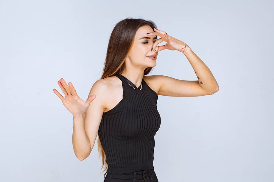 También puede utilizar plantas como la menta o pétalos de rosa para ambientar.