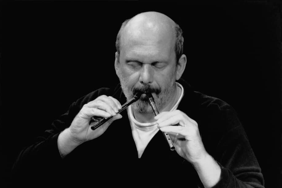 Stephan Micus ha viajado por
diferentes países para conocer su
música tradicional y sus instrumentos.