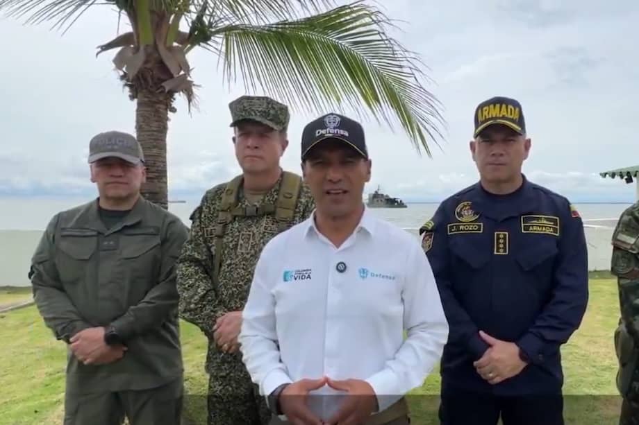 El ministro de Defensa, Pedro Sánchez, anuncio que se han desplegado “todas las capacidades y todos nuestros militares y policías están alerta para neutralizar esta amenaza que tanto daño le ha hecho a Colombia”.