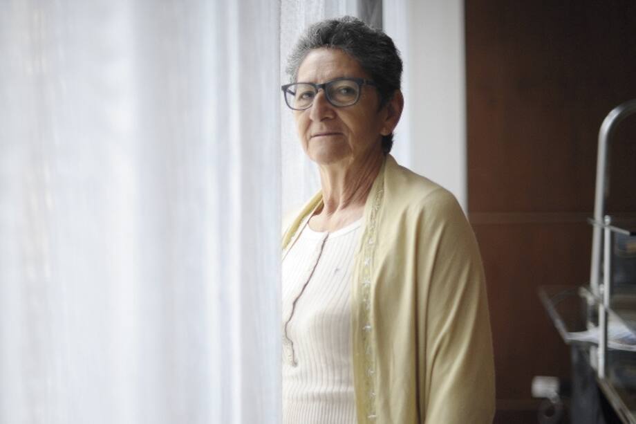 Una pastora que mira la humanidad