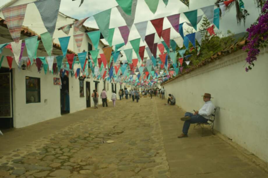 Fotografía de la "Calle caliente" en Villa de Leyva. / Laura Valeria López Guzmán