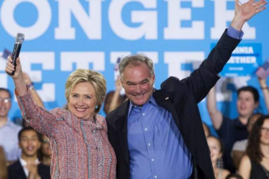 Kaine en compañía de Clinton durante actos de campaña en julio pasado. /Archivo AFP
