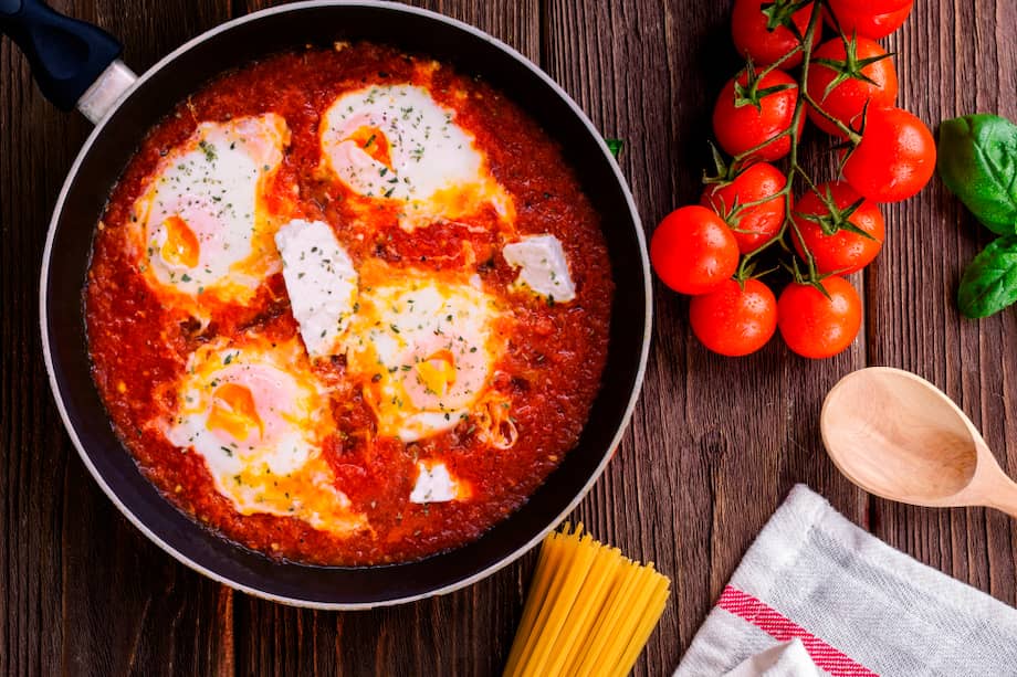 Tomates y huevos: una opción fácil para preparar en la cena