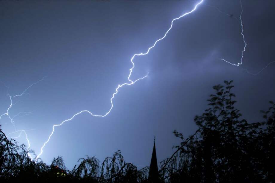 Imagen de referencia.
Un rayo mató a un jugador de fútbol, a su entrenador y lesionó a otra persona durante un fuerte aguacero registrado en Managua, capital de Nicaragua.
