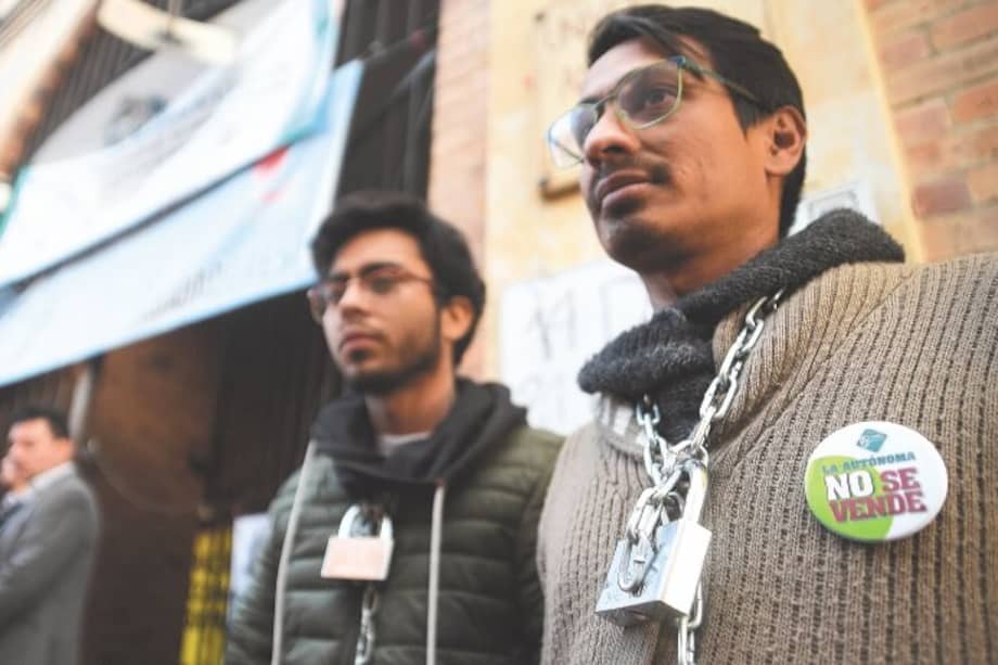 David Santiago Sanabria, estudiante de noveno semestre de derecho, está en huelga de hambre desde hace 15 días. / Cristian Garavito