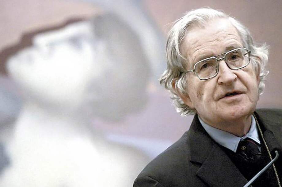 "El neoliberalismo tomó por asalto a las universidades": Noam Chomsky