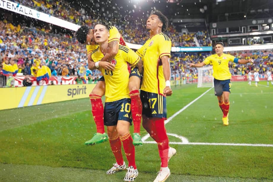 James Rodríguez celebra su gol contra Guatemala.