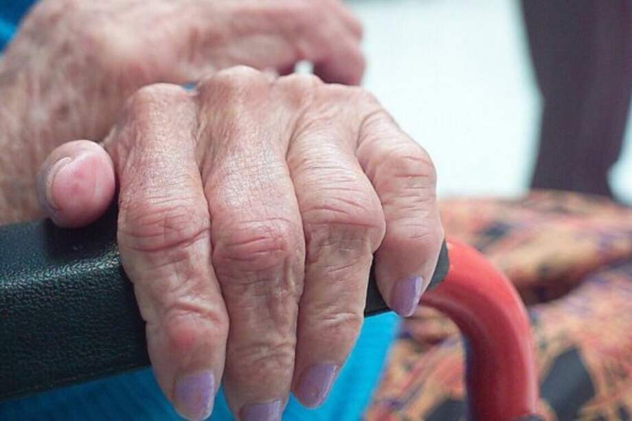 Por gripe, mueren 13 abuelos en una residencia de ancianos de Francia