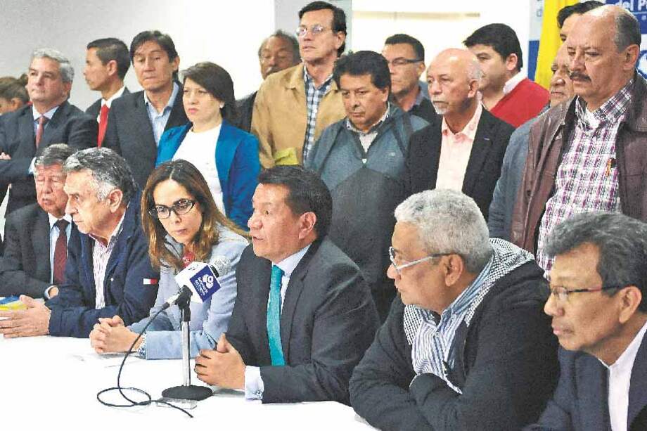 El Ministerio de Educación y Fecode llegaron a un acuerdo que puso fin al paro de maestros. /Defensoría del Pueblo