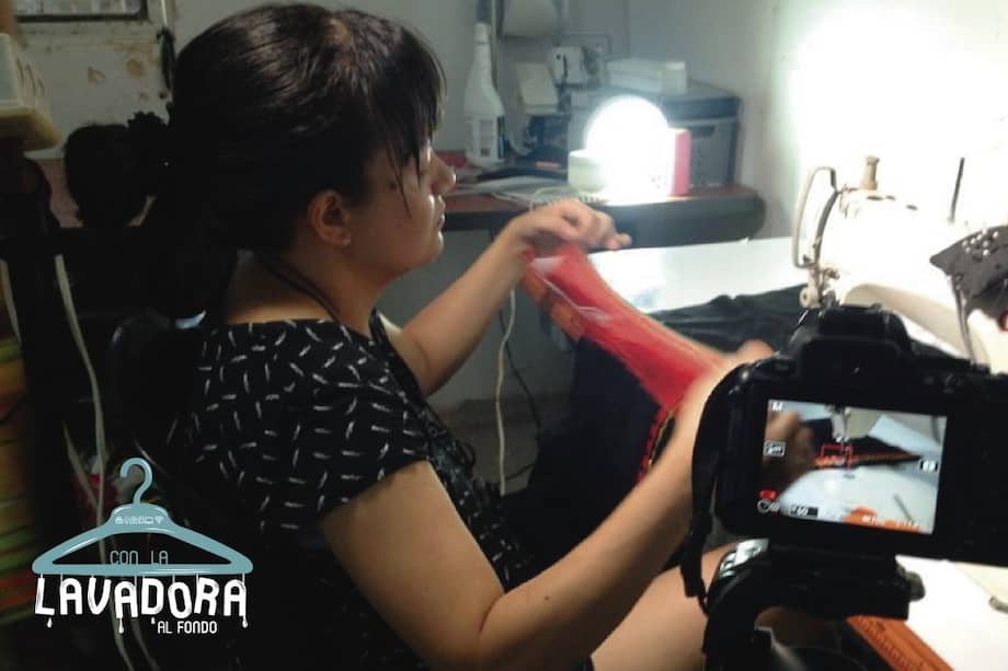 Los 35 clips audiovisuales ganadores de “Con la lavadora al fondo” se podrán ver en Señal Colombia y Canal Institucional. Por su parte, los trabajos sonoros en Radio Nacional y Radiónica. La totalidad de los proyectos estarán disponibles la plataforma RTVCPlay. El lanzamiento es el jueves 27 de agosto a las 9:00 p.m. por Señal Colombia.