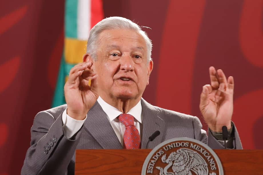 López Obrador dijo este martes que podría no asistir a la Cumbre de las Américas, programada para junio próximo en California, si Estados Unidos no invita a todos los países de la región. EFE/ Isaac Esquivel