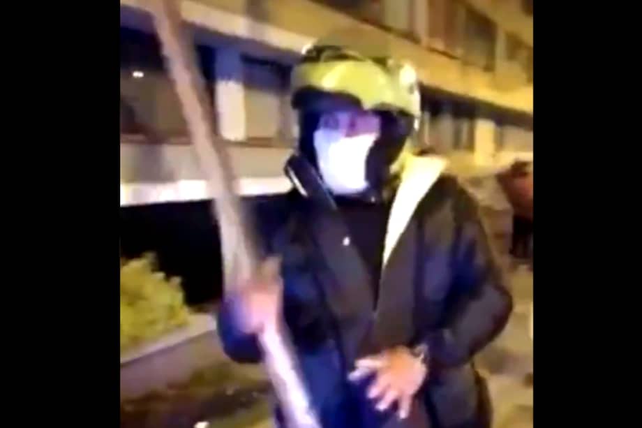 El sujeto fue suspendido de la institución.