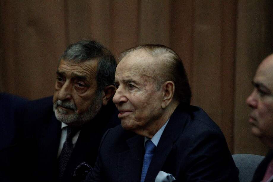 Fotografía de archivo del 28 de febrero de 2019, muestra al expresidente Carlos Menem (1989-1999), durante una audiencia en Buenos Aires (Argentina). / EFE