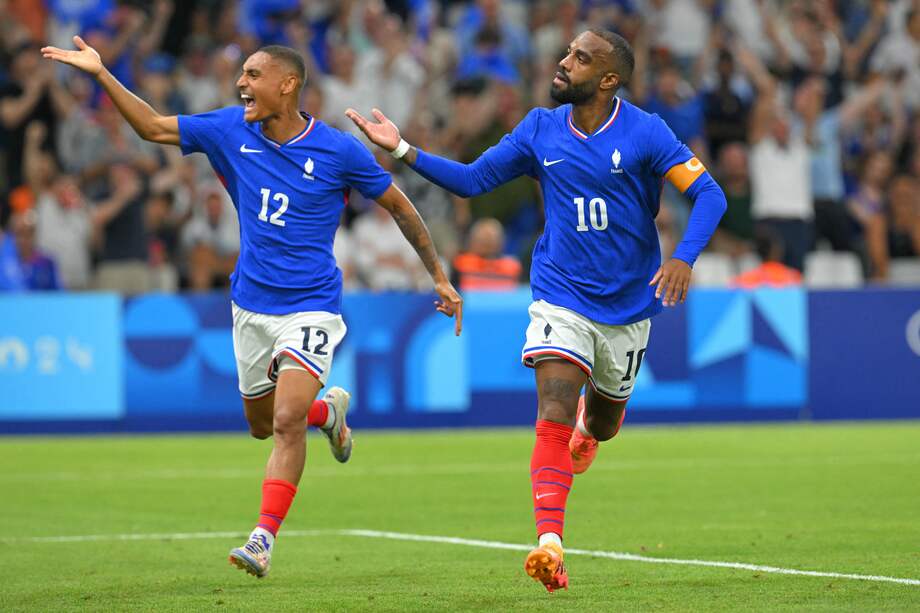Alexandre Lacazette, delantero de Francia, celebrando el primer gol de su selección frente a Estados Unidos.