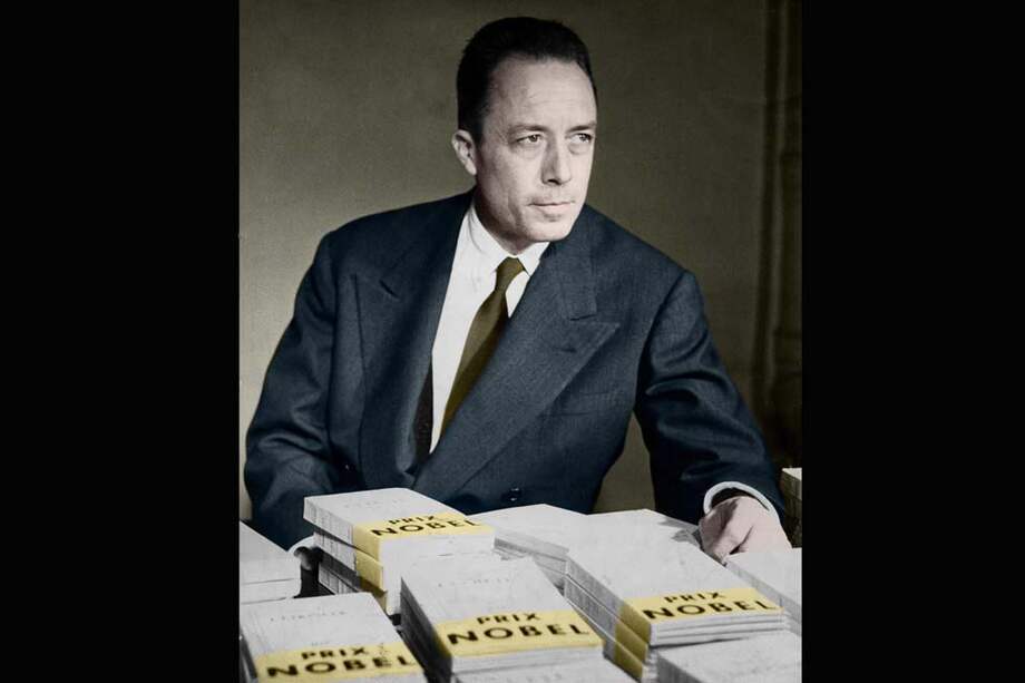 Albert Camus, días después de que le otorgaran el Nobel de literatura, en 1957. /AFP