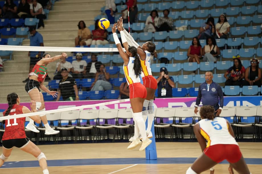 El deporte enfrenta una dicotomía por su profesionalización. Por un lado, existe la Superliga que busca atraer público, patrocinadores y derechos de televisión, mientras que, por el otro lado, las jugadoras de la selección quieren un torneo que cuente con el aval de la federación.