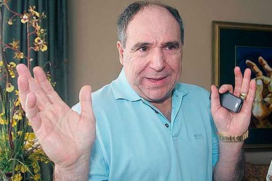 Postulan a Bucaram, asilado en Panamá, como candidato presidencial en Ecuador