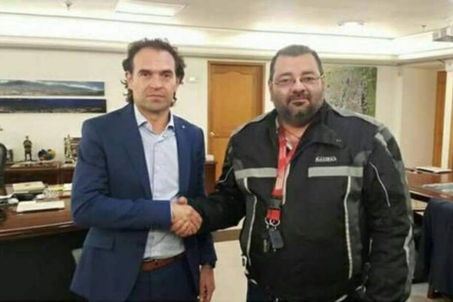 Facebook Rolando Plazas.