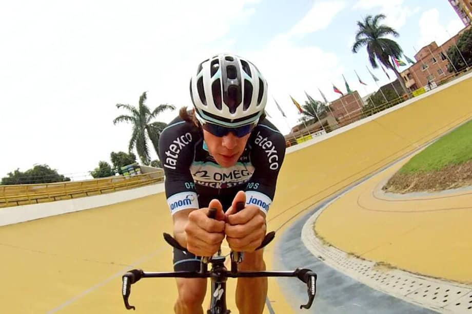 Rigoberto Urán, con el uniforme de su nuevo equipo. / Archivo particular