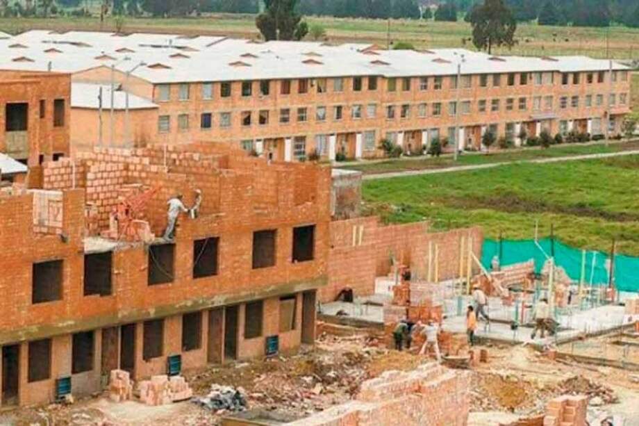 "Política de vivienda del alcalde Petro, en deuda con las víctimas"