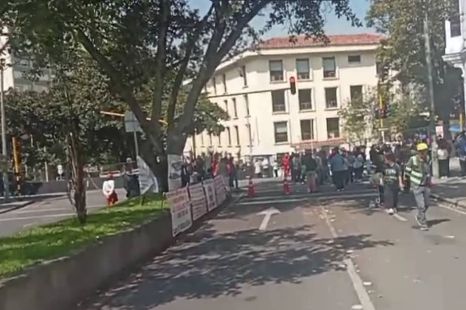 Pasadas las 10:30 a.m. del lunes 13 de enero, se reportó una manifestación en la carrera 6 con calle 7 que generó traumatismos viales.