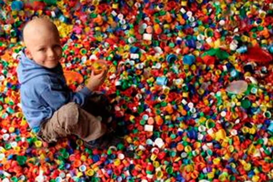 Colombia busca un Guinnes Records en recolección de tapas plásticas