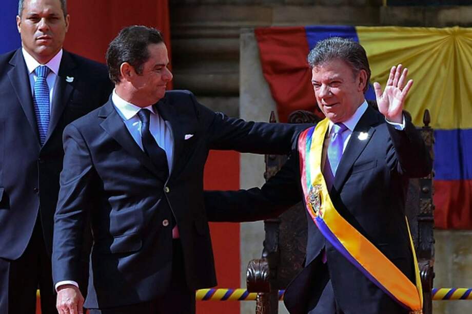 Santos dice que su meta es que en 2025 Colombia consiga la paz total