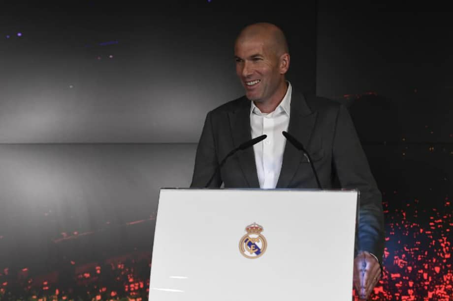 Zidane, este lunes, en la rueda de prensa que brindó tras confirmarse su regreso al Real Madrid. / AFP