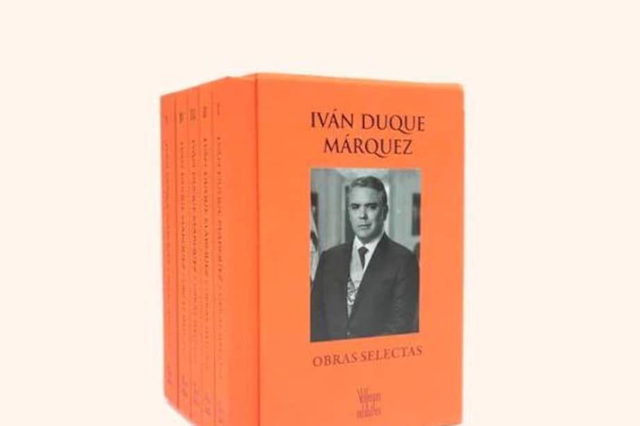 "Una edición de cinco volúmenes lujosamente empastados, en los que se recogen su pensamiento político", así habla Villegas Editores de las "obras selectas" de Iván Duque.
