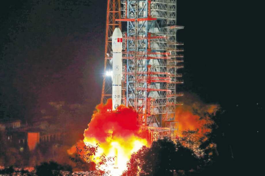 El 8 de diciembre de 2018 el programa Chino de Exploración Lunar lanzó con éxito la misión Chang'e-4, la primera en llegar al lado oculto de la Luna. / AFP