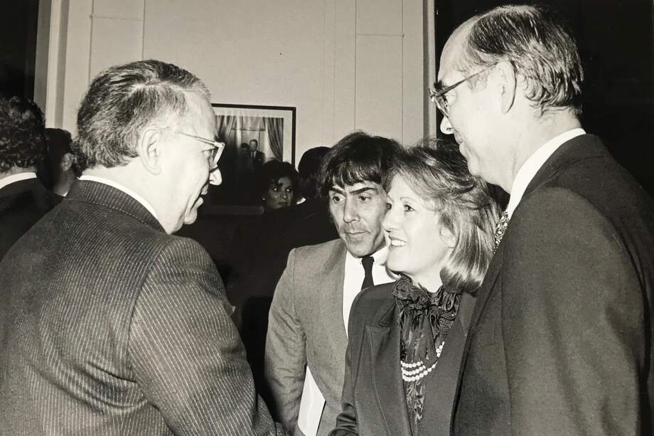 Belisario Betancur, Elsa Koppel, en el centro, y Augusto Ramírez Ocampo, a la derecha. Amigos y compañeros en la política del siglo pasado. / Archivo personal