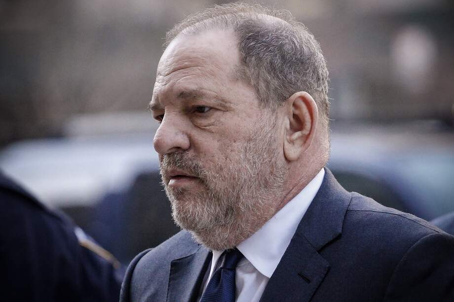 Harvey Weinstein está acusado de violar a una mujer en una habitación de hotel de Nueva York en 2013. / AFP