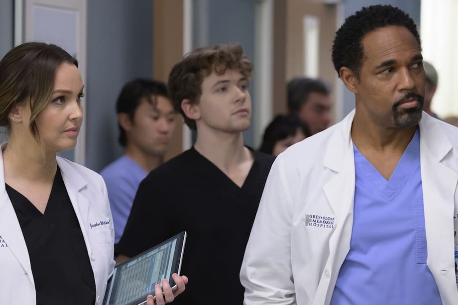 Meredith lo hace todo para ayudar a la doctora Catherine Fox.