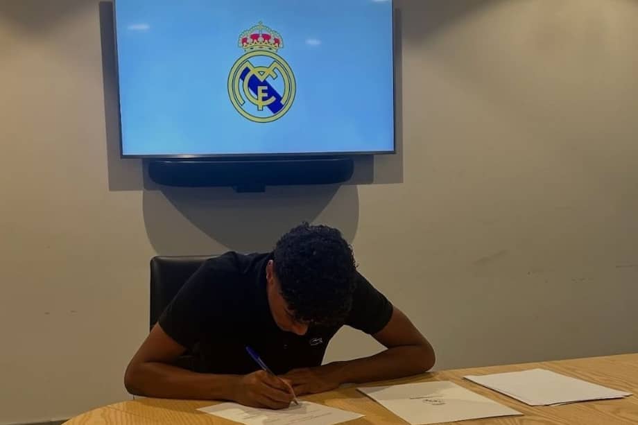 Nacido en España pero de padres colombianos, este joven mediocampista ofensivo viene de brillar en el Athletic Club y ahora se une al Cadete A del Real Madrid, donde buscará seguir creciendo bajo la lupa de dos selecciones.