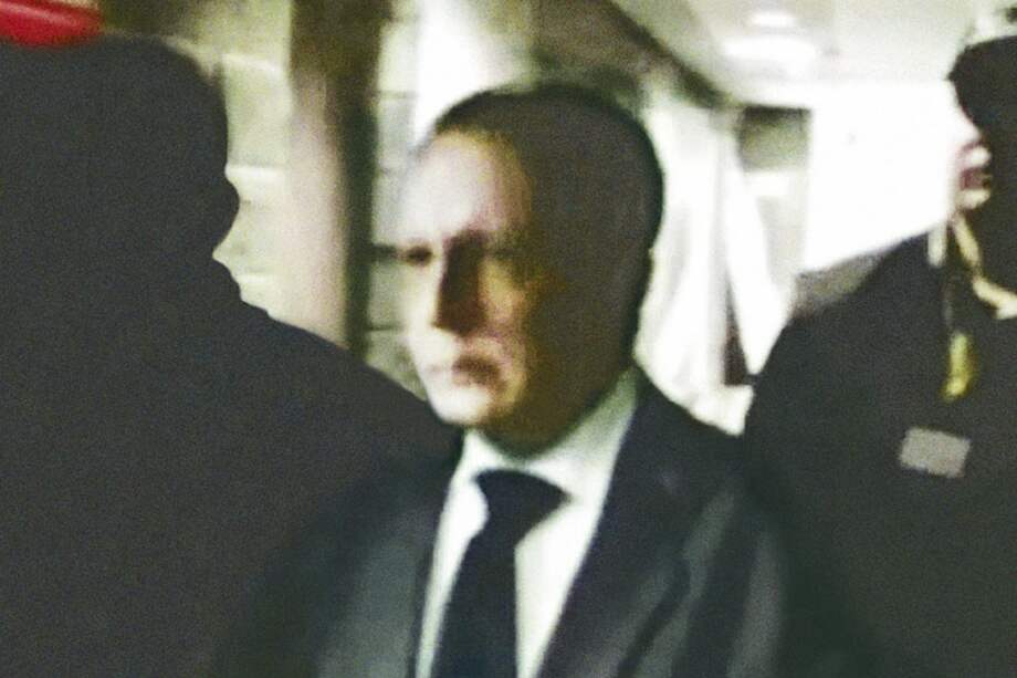 Imagen tomada de Caracol Noticias sobre la reseña de la captura del comisionista de bolsa Carlos Leyton Sinisterra.