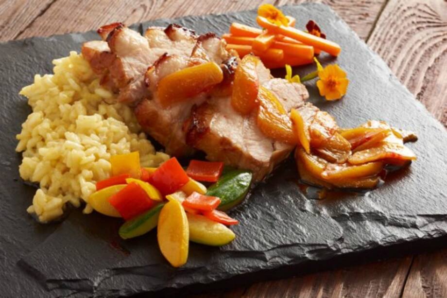 Cerdo en la huerta. Me encanta la carne de cerdo